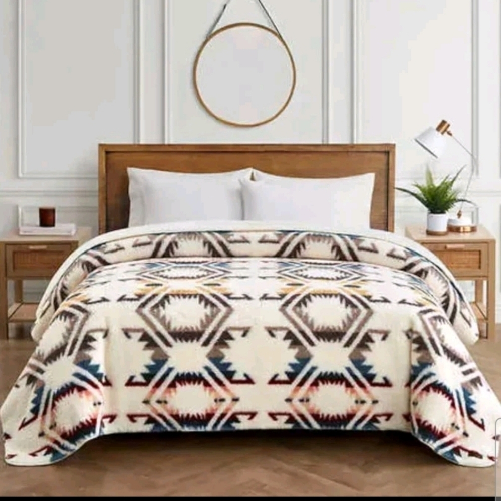 Pendleton Oeko-Tex Sherpa Fleece Southwestern Aztec Print Queen Size Blanket
